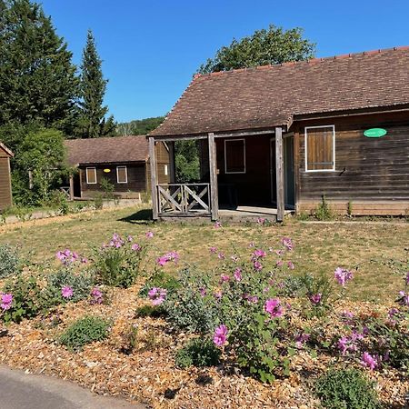 Onlycamp Le Pont Romain Yvré-lʼÉvêque Екстериор снимка